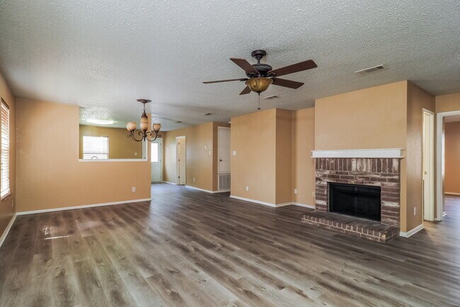 Foto del edificio - 5213 Bedfordshire Dr
