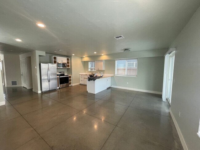 Foto del edificio - Columbia Falls Townhome