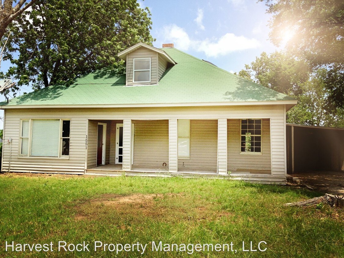 Primary Photo - 1551 Old Annetta Rd
