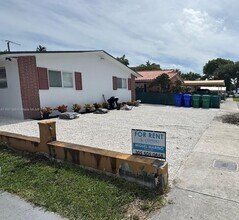 Building Photo - 3610 SW 25th Ter