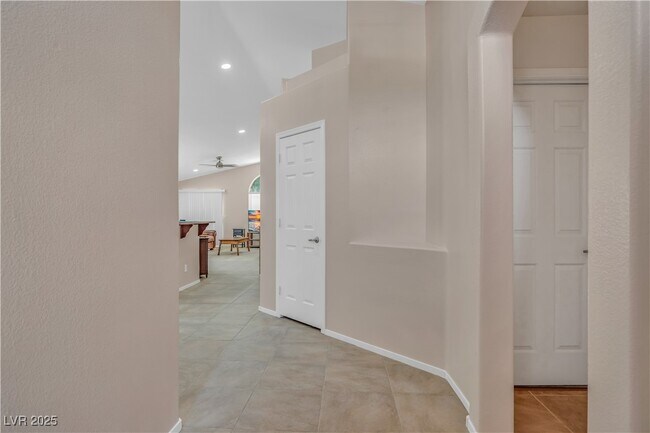 Foto del edificio - 3193 Castle Canyon Ave