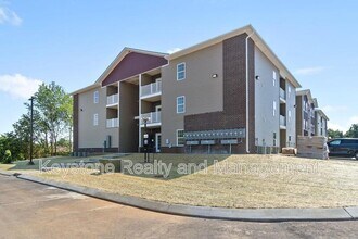 Building Photo - 208-C-208 E Johnson Cir