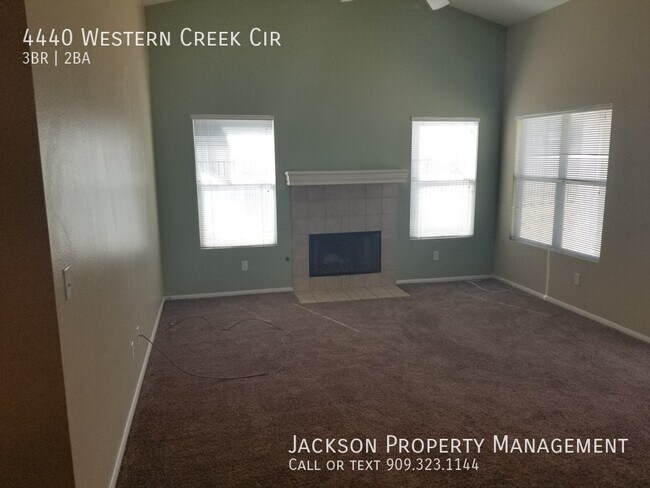 Foto del edificio - 4440 Western Creek Cir