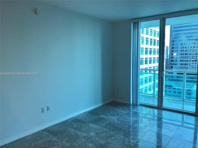 Building Photo - 950 Brickell Bay Dr