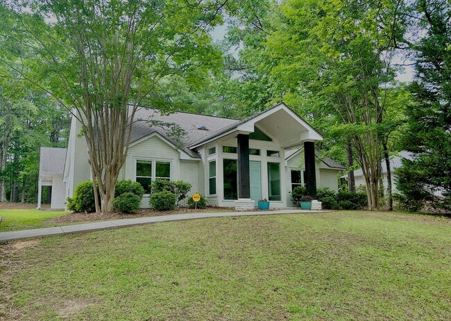 Foto del edificio - Spacious and updated 4Bedroom Home in Auburn