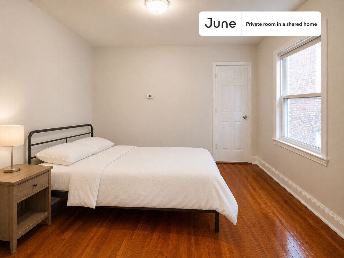Room in Shared 4 bed/1 bath home - Room in Shared 4 bed/1 bath home