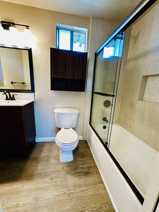 Foto del edificio - 16752 Lynn Ln