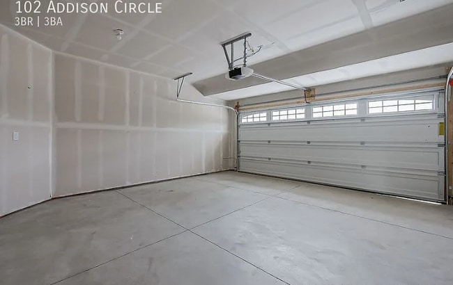 Building Photo - 102 Addison Cir