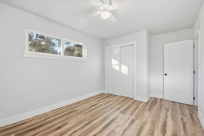 Foto del edificio - 522 S Edgewood Cir