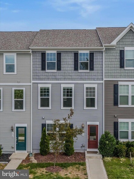 Primary Photo - 179 Presidents Pointe Ave