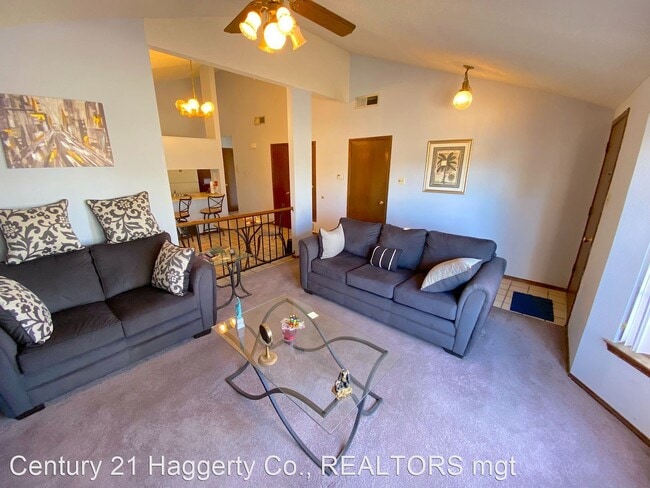 Building Photo - 3 br, 2 bath House - 660 Mary Stuart