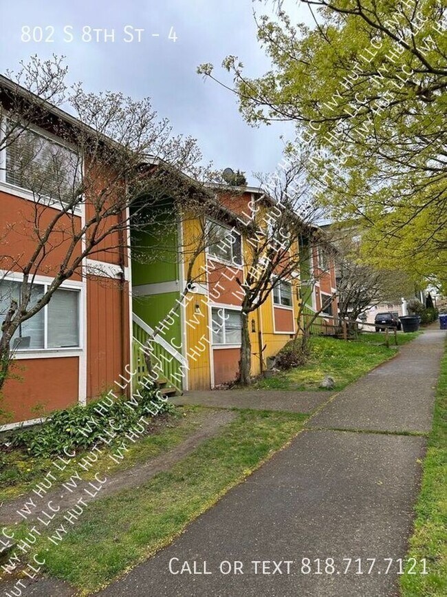 Building Photo - 802 S 8th St