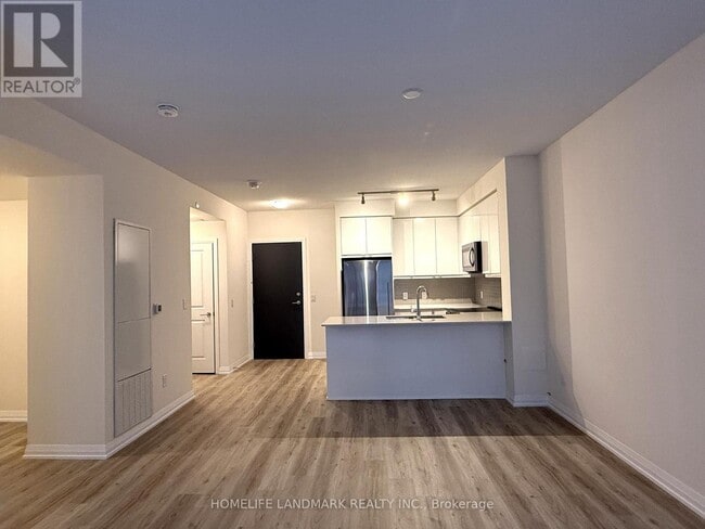 Photo du bâtiment - 3270 Sheppard Ave E