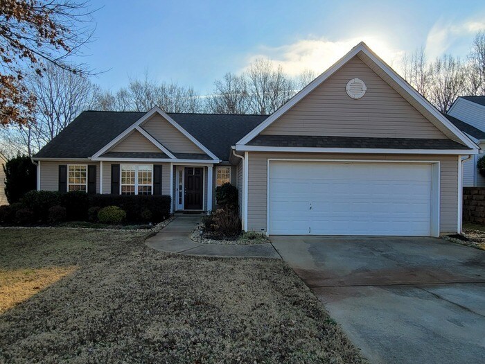 Primary Photo - Charming 3 Bedroom with Beautiful Backyard