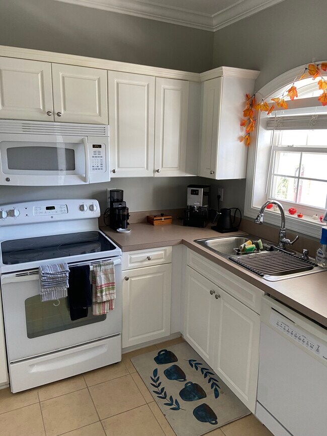 Foto del edificio - 4139 Hibiscus Dr