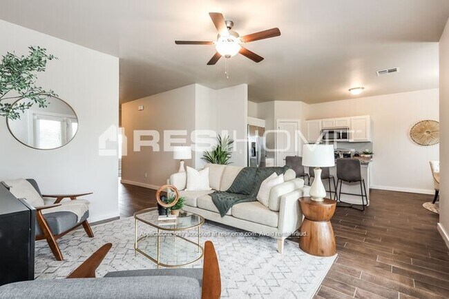 Foto del edificio - 1170B Lakeview Drive