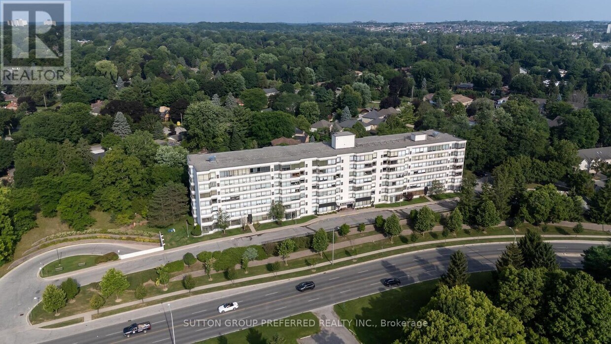 Photo principale - 521-521 Riverside Dr