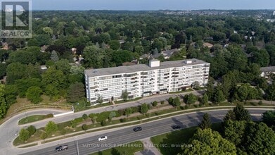 Building Photo - 521-521 Riverside Dr