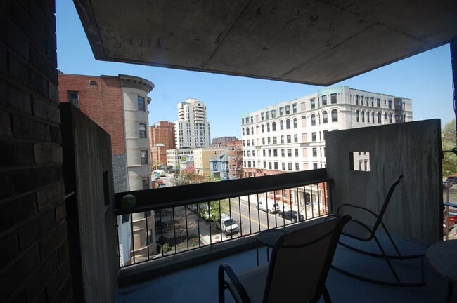 Building Photo - 872 Massachusetts Ave
