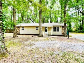 Building Photo - 596 Myers Rd