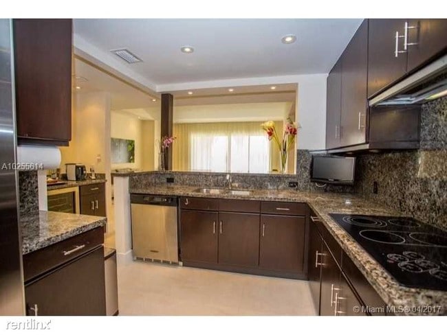 Building Photo - 2442 Fisher Island Dr