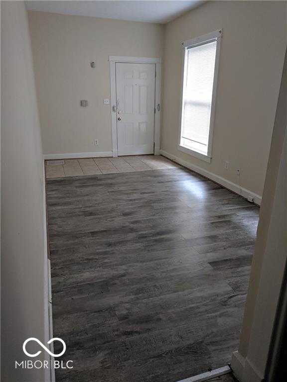 Foto del edificio - 2310 N Kenwood Ave