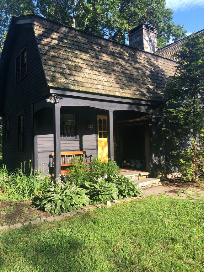 Building Photo - 44 Dayton Rd