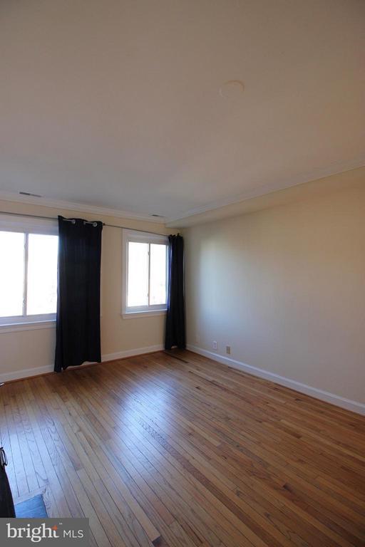 Foto del edificio - 1224 Eton Ct NW