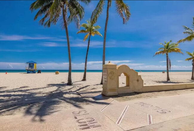 Building Photo - 329 Madison St