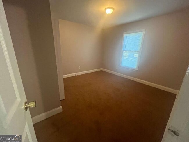 Building Photo - 160 Fair Oaks Dr