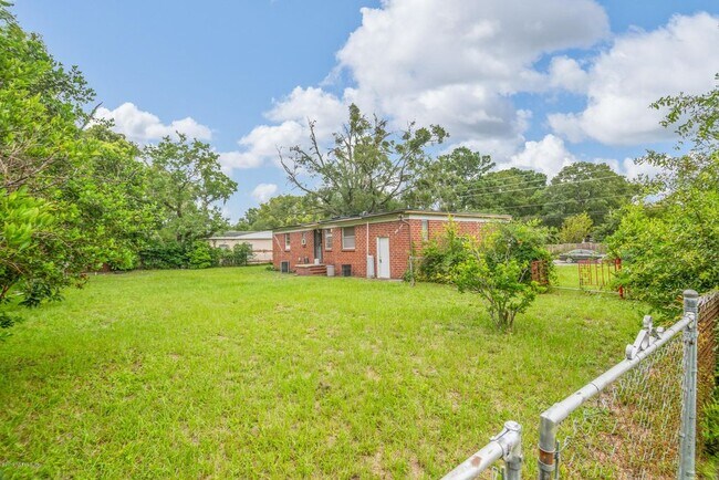 BACK VIEW 3 - 4056 Jammes Rd