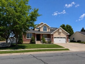 Building Photo - 48 W 950 S