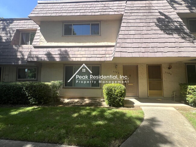 Building Photo - Spacious Carmichael 2bd/2.5ba Townhouse wi...