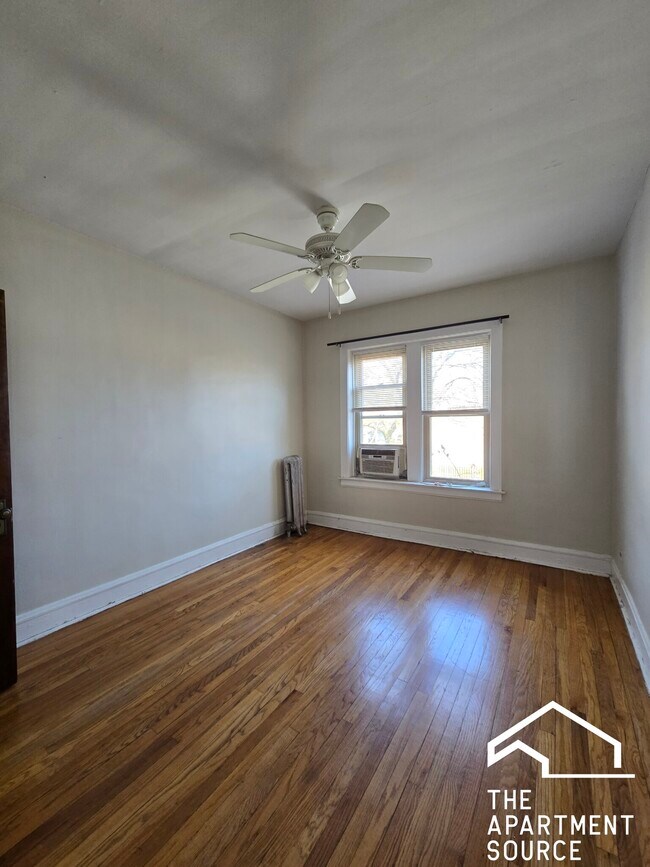 Foto del edificio - 2849 W Berteau Ave