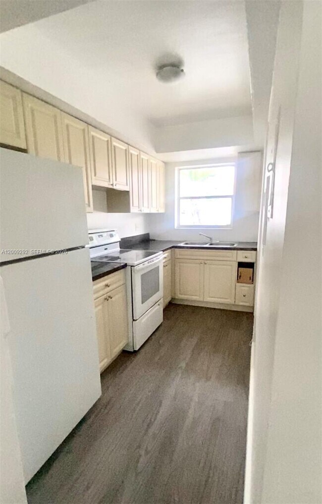 Foto del edificio - 7324 SW 82nd St