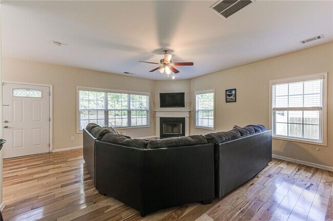 Foto del edificio - 807 Williams View Ct NW