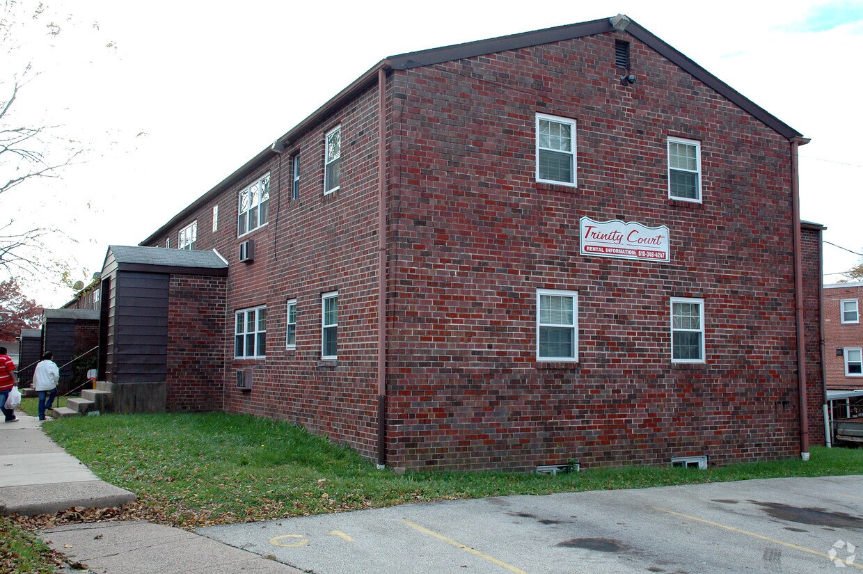 Foto principal - 210 Trinity Ave
