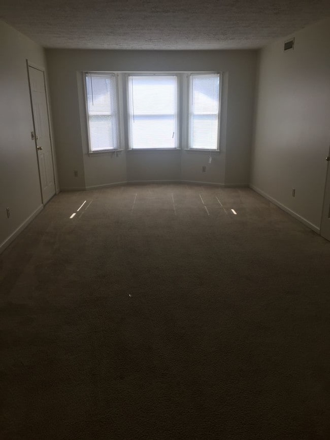 Building Photo - 1042-A Oriole Lane