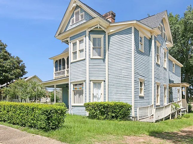 Building Photo - 250 N Main St