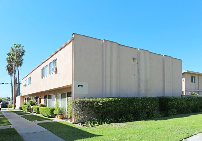 14321 Village Way, Westminster, CA 92683 Apartments
