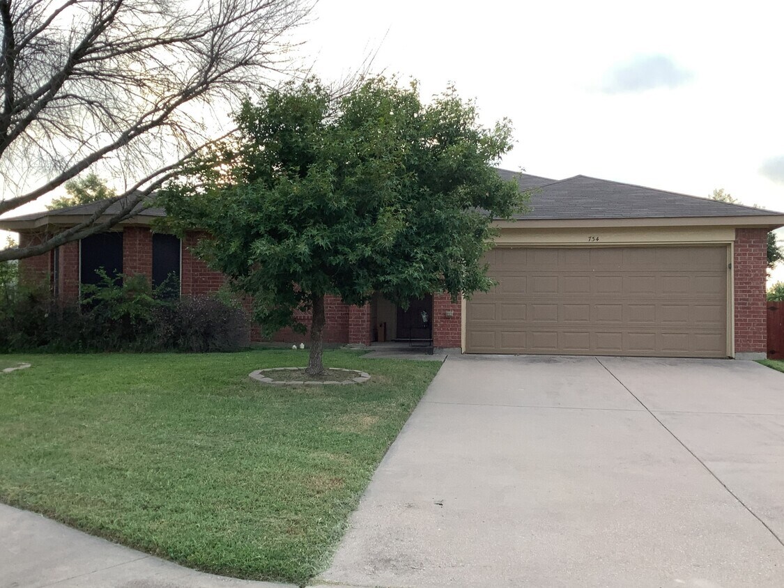 Primary Photo - 734 Victoria Drive