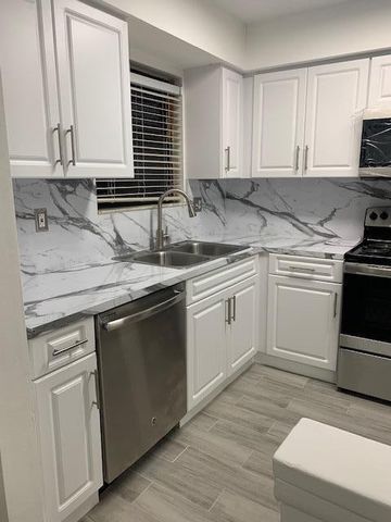 Foto del edificio - 4704 Pier Dr