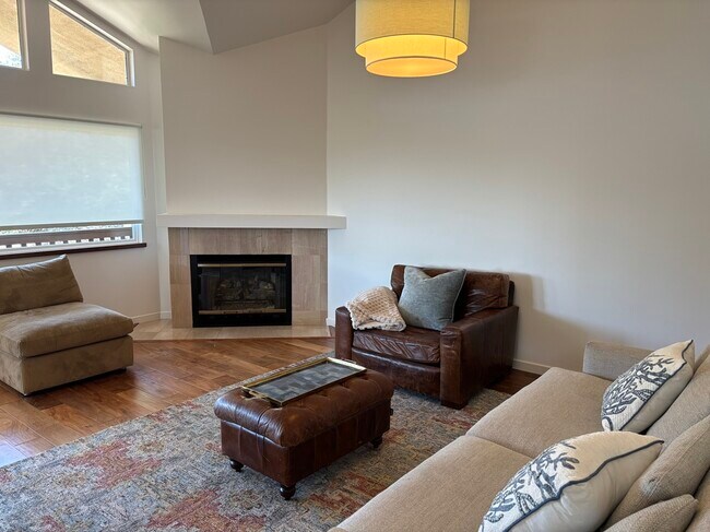 Building Photo - 6438 Fiddleneck Ln