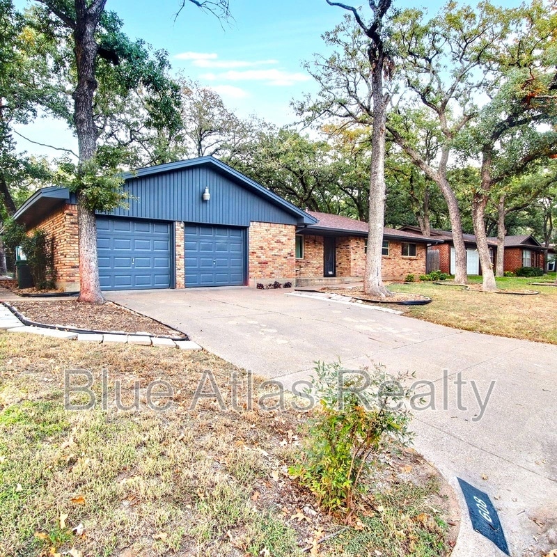Photo - 608 West Pleasantview Drive