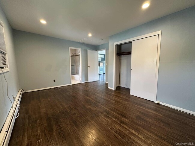 Building Photo - 287 Peters Ave