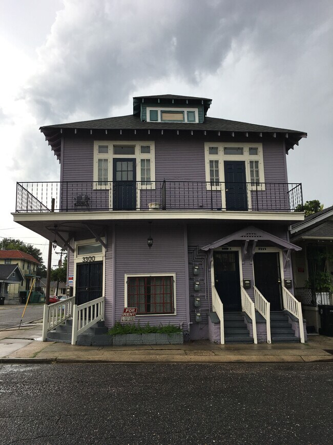 Building Photo - 3302 Delachaise St