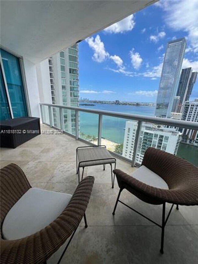 Foto del edificio - 480 NE 30th St
