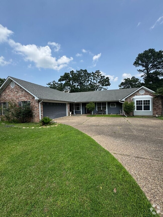 Building Photo - 269 Sawgrass Dr