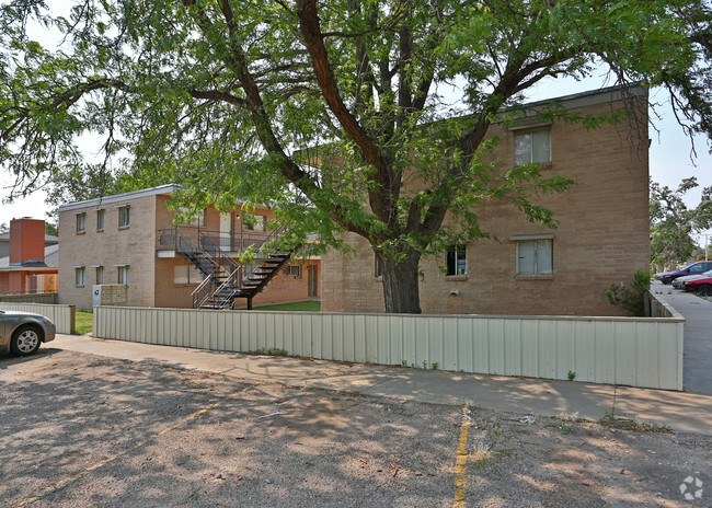 Foto del edificio - Campus Row Apartments