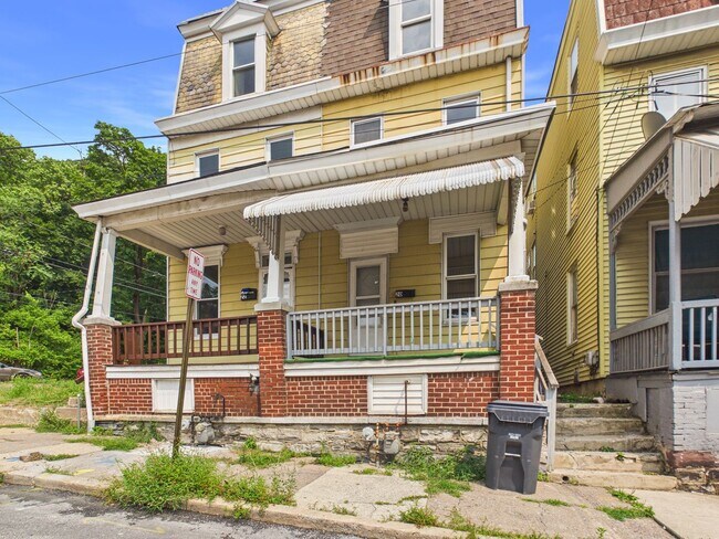 Foto del edificio - 4 Bedroom Single Family Home in Steelton